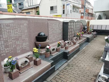 四谷たちばな墓苑「たちばなの碑」（永代供養墓）
