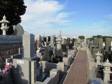 清水ヶ丘霊園　日当たりのよい墓域